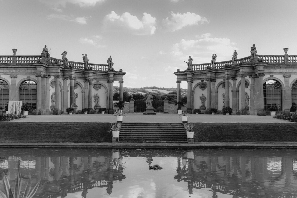 Orangerie von Schloss Weikersheim in stimmungsvoller Abendbeleuchtung